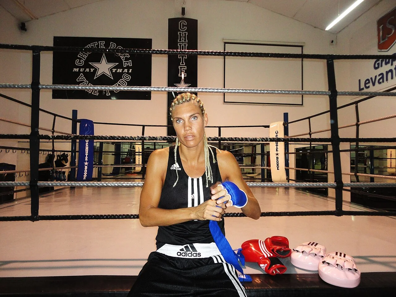 Mikaela Laurén: från fängelsedom till sju VM-titlar i boxning